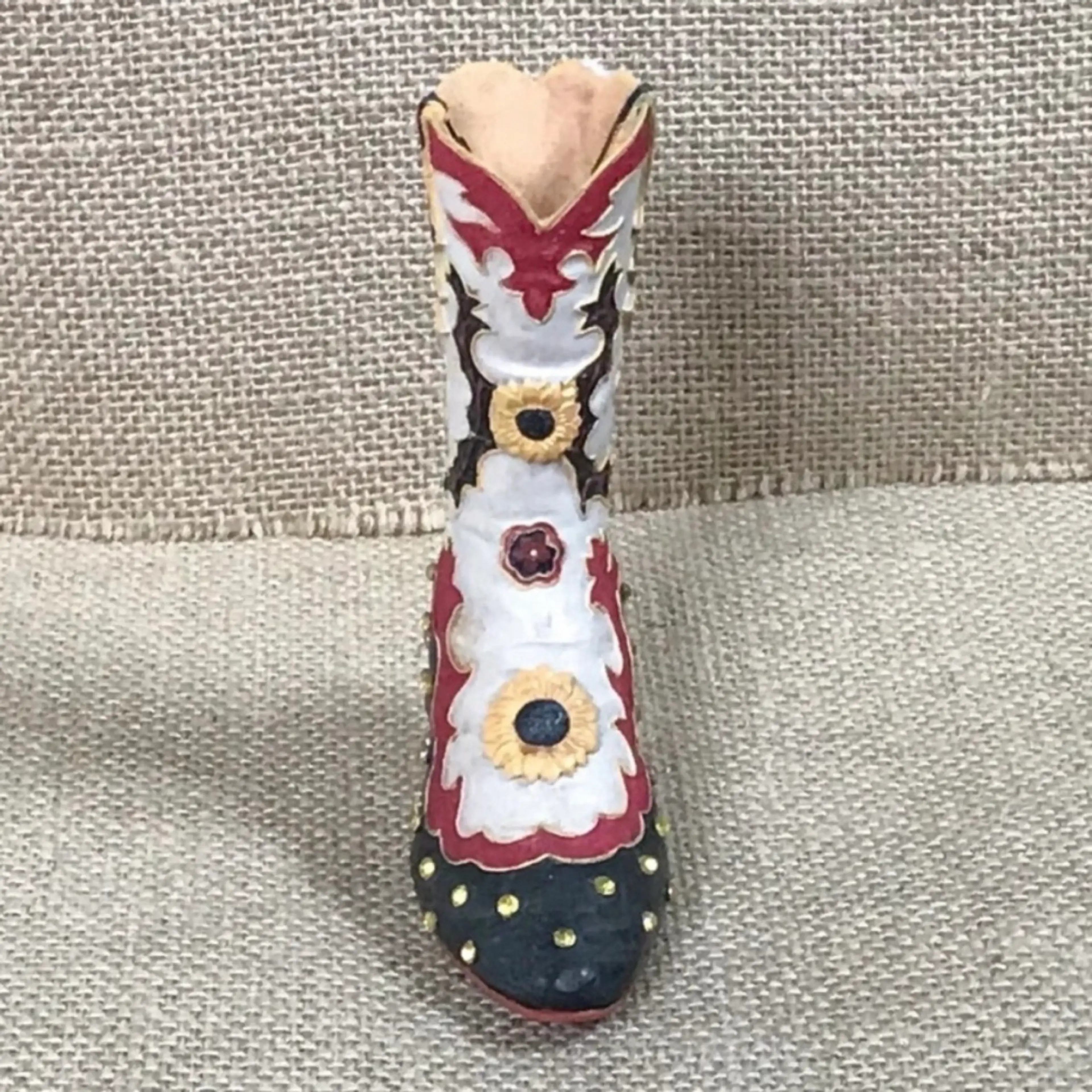 Image 2 of 8
