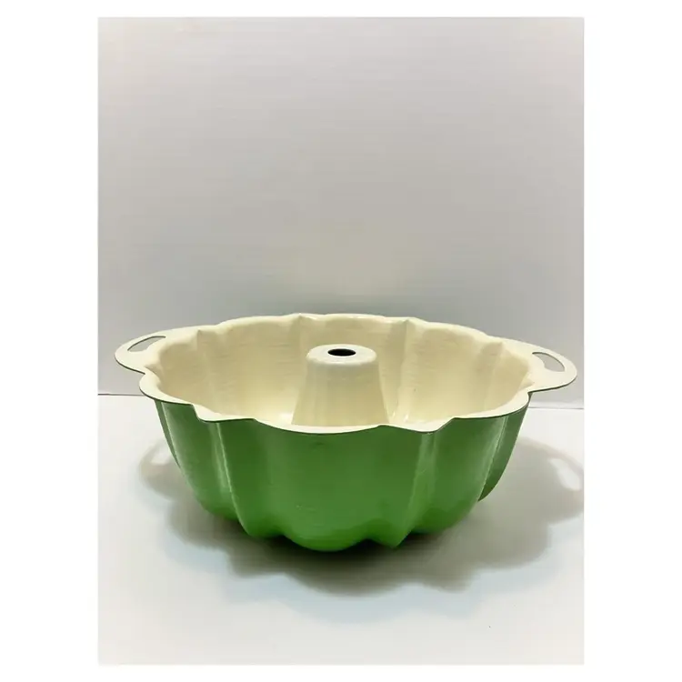 Vintage Nordic wear lime green 10” Bundt pan