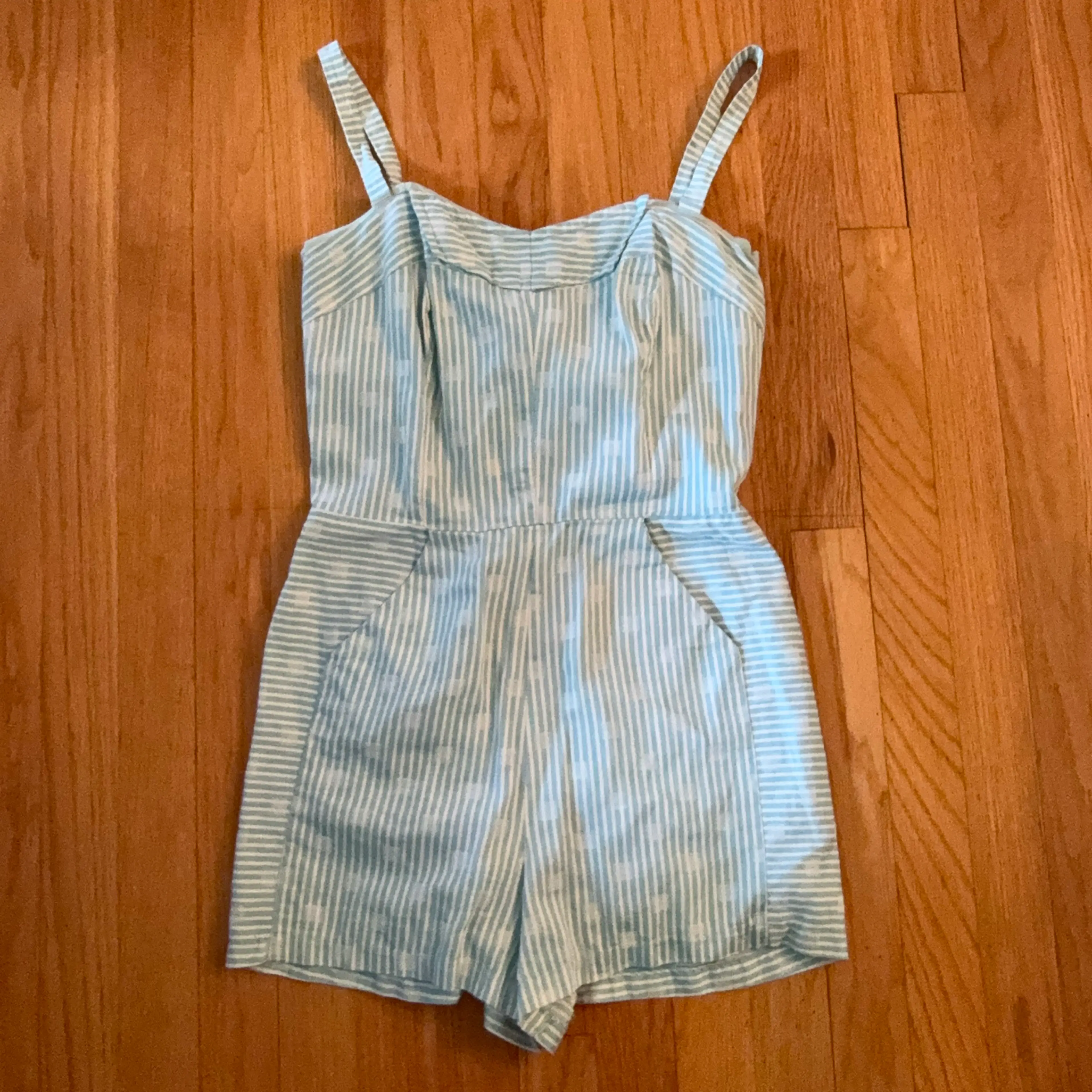 Image 2 of 10