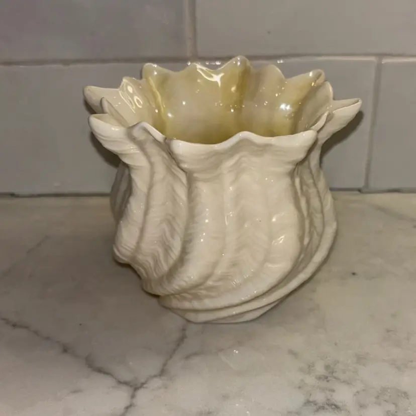 Belleek Neptune Twisted Shell Vase Ireland Vintage