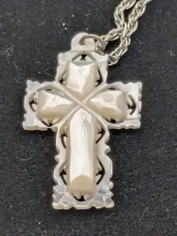 Vintage Bethlehem Mother of Pearl Cross Pendant Silver Tone Necklace