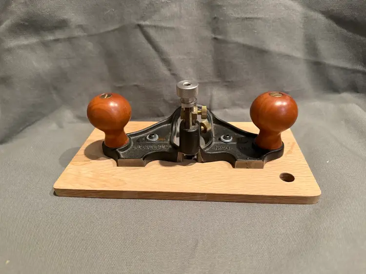 Lie Nielsen No. 71 Large Router Plane (Closed Throat)