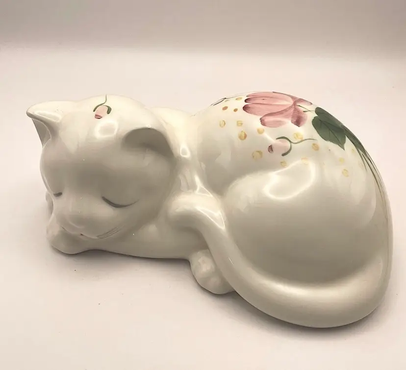 Lasting Products, Inc., Ceramic White Sleeping Cat/Kitty Hand Painted Floral Design, Mftr. Sticker, Made in USA