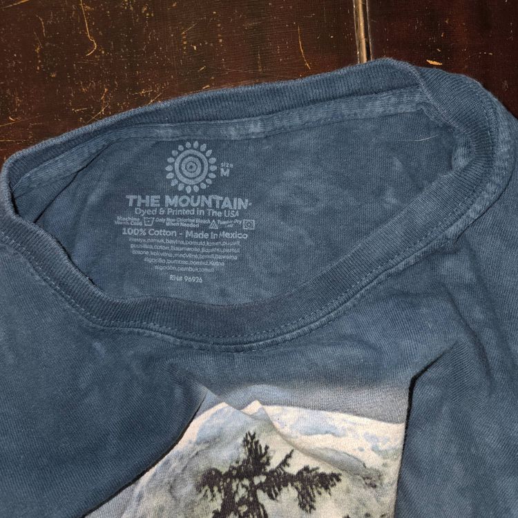 Wolf shirt, medium