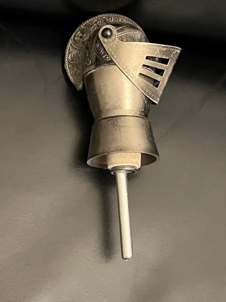 Knight Bottle Pourer