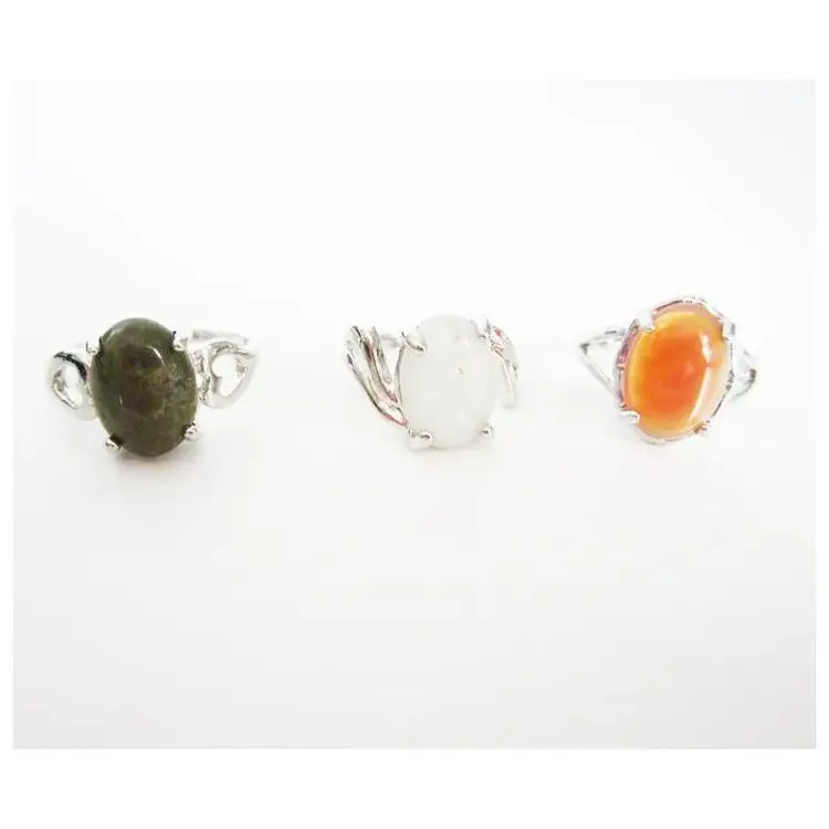 Set of 3 vintage polished stone rings - Rock Crystal, Chalcedony, Carnelian