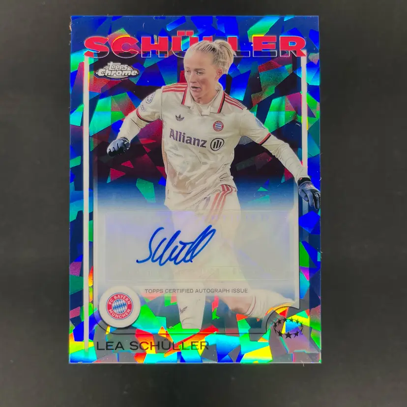 Lea Schuller 2024/25 Topps Chrome Sapphire UWCL Autograph Bayern Soccer Card