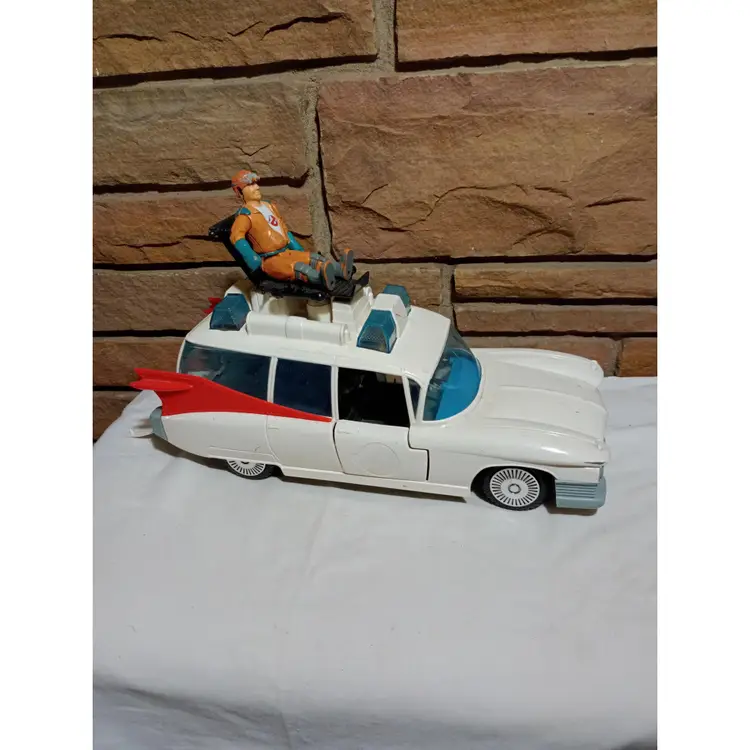 1984 Ghostbusters Ecto-1 Car And Ray Stantz Ghostbusters Figure.