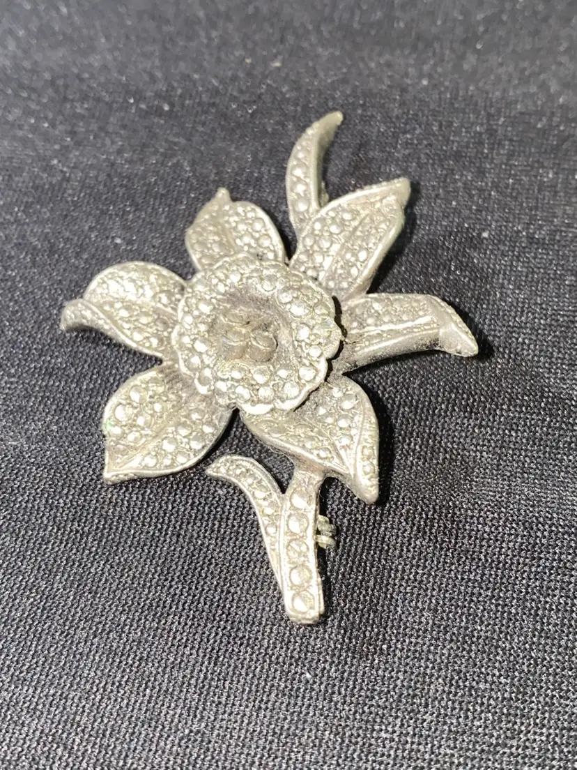 Sale 25% + Off- Vintage Brooch As Pictured (was $7)