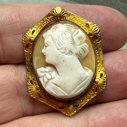 Vintage Gold Filled Carved Shell Cameo Brooch Embossed Scroll Frame Left Facing