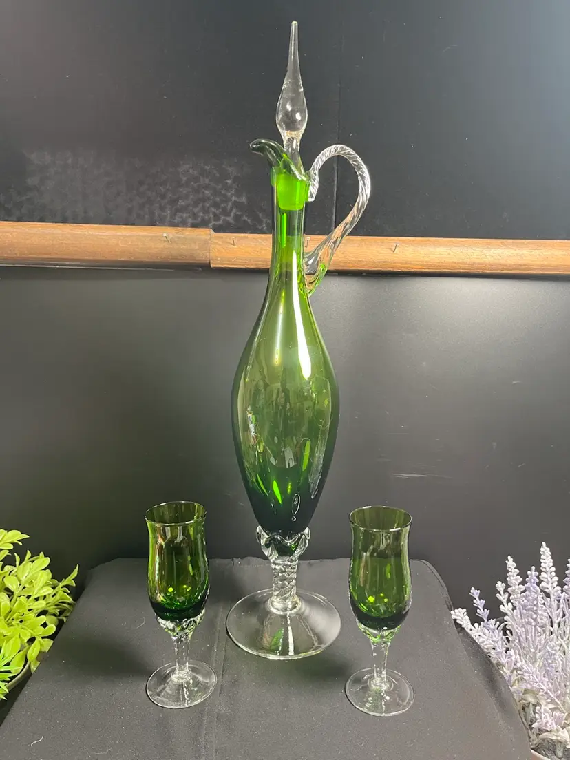 Beautiful Empoli Avocado Green & Clear Decanter w/ 2 Small goblets- Italy-Twisted Clear Glass on Handle, Base & Stopper-Lot 59