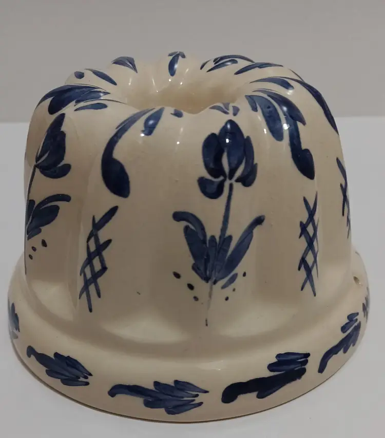 Vintage Blue & White Jelly/Pudding Mold; Signed