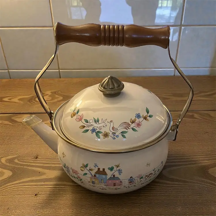 Vintage Heartland Enamel Tea Kettle by International China 2 quart Brass