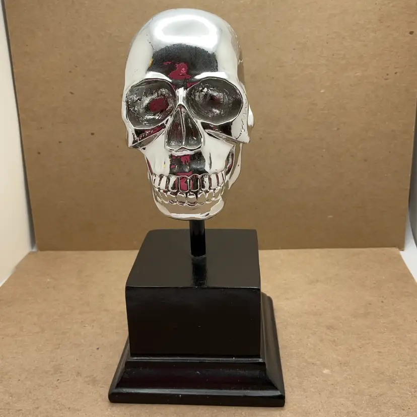 ODD Silver Tone Skull on Pedestal Halloween 6.75”T Z Galleries