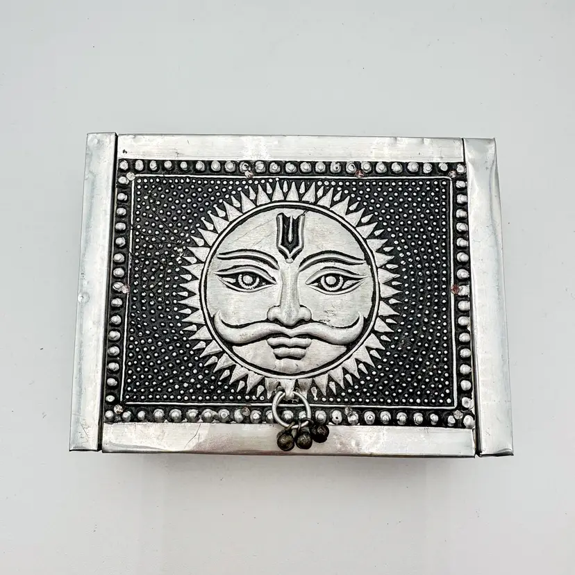 Sun God Silver Tone Ornate Embossed Lidded Trinket Box 5" x 4" B25