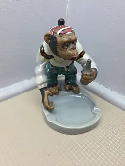 RARE!! - Vintage 1950’s Japan Chimpanzee Monkey w/bottle Porcelain Coin/ashtray