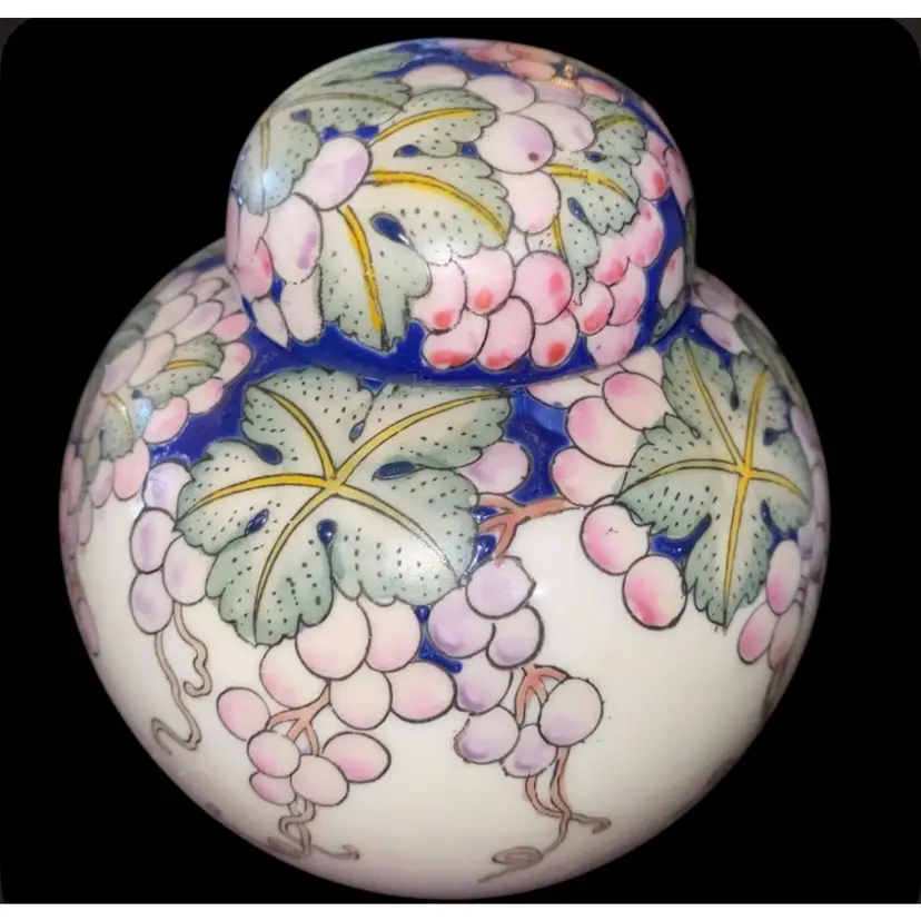 #01 - Vintage Porcelain Ginger Jar