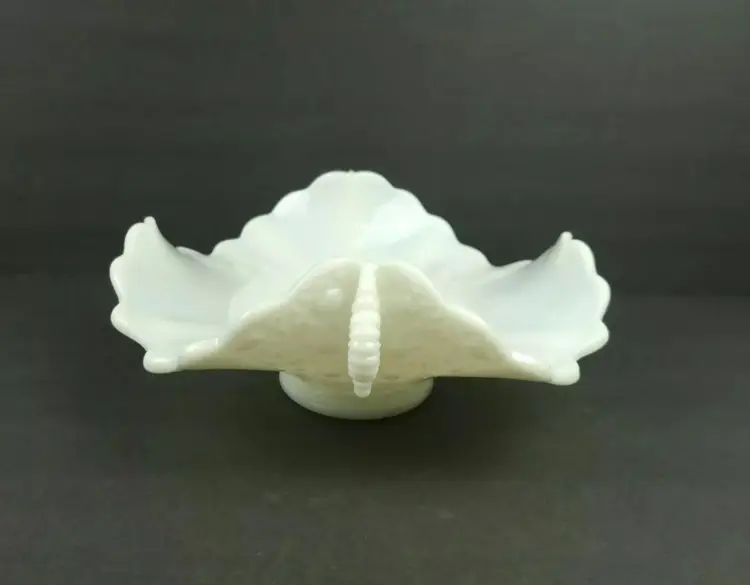 Vintage Fenton Milk Glass Daisy & Button Footed Bowl Ruffled Edge Daisy Handles