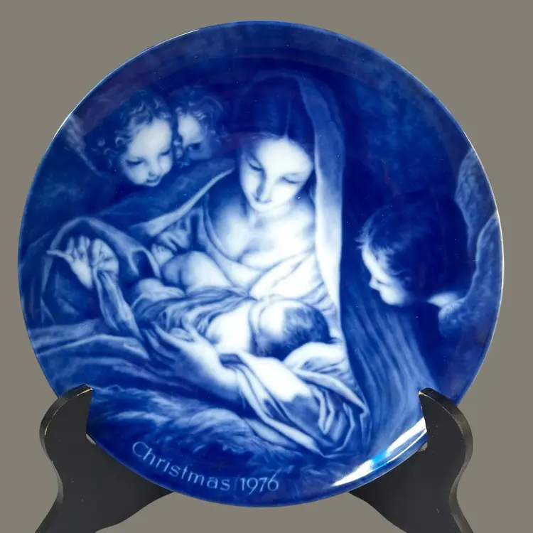 026 Cobalt 1976 Madonna and Baby Plate