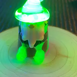 ug glass gnome by 🐊 glass