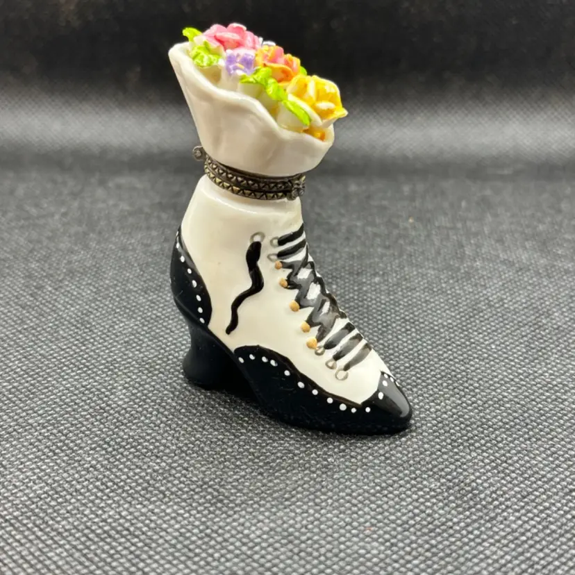 Vintage Victorian Boot Shoe Shape Floral Flowers Hinged Lid Trinket Box With Red Rose Trinket, Unbranded, Made In China