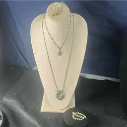 #43 - Green And Gold Avon Glowing 4pc Lot