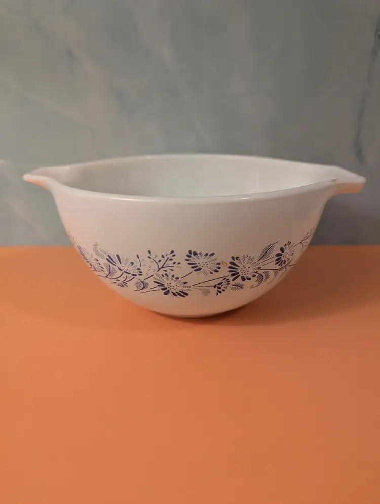 Pyrex Colonial Mist Cinderella Mixing Bowl 441
