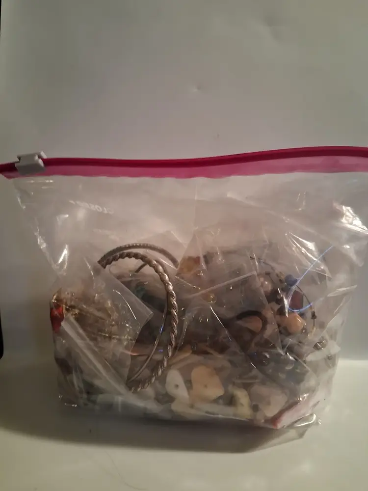 1 Lb. Jewelry Grab Bag 5
