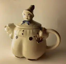 Shawnee Tom Pipers Son Pitcher Ceramic vintage