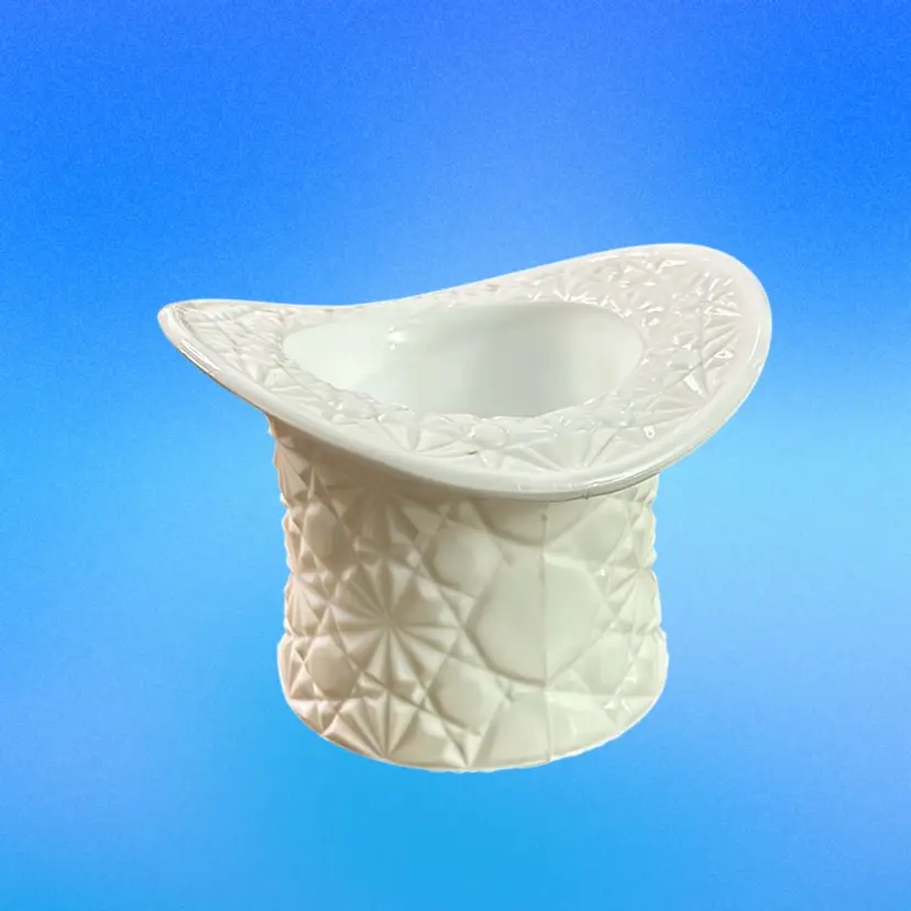 G- Milk Glass Daisy and Buttons Top Hat