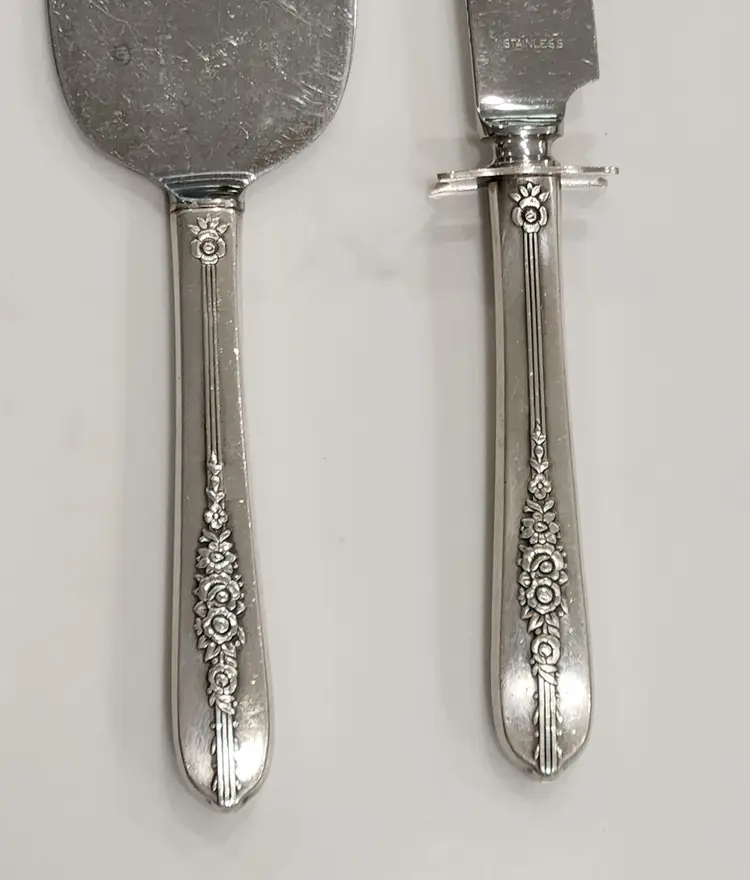 Oneida Royal Rose Silverplate Carving Knife & Fork w/ Cake Server Vintage 1939
