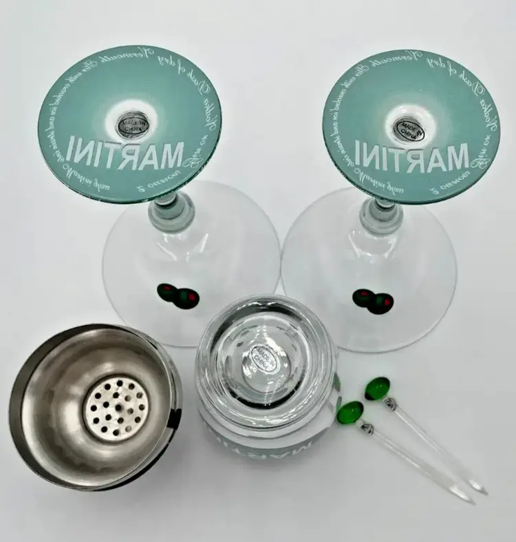VTG Retro Barware Martini Shaker 20 oz & 2 Martini Glasses w/ Glass Olive Picks