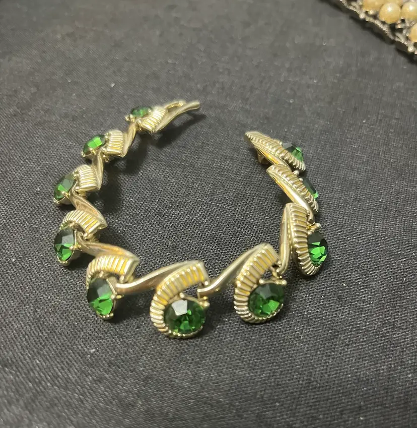Vintage Kramer Green Rhinestones Gold Tone Bracelet 7”