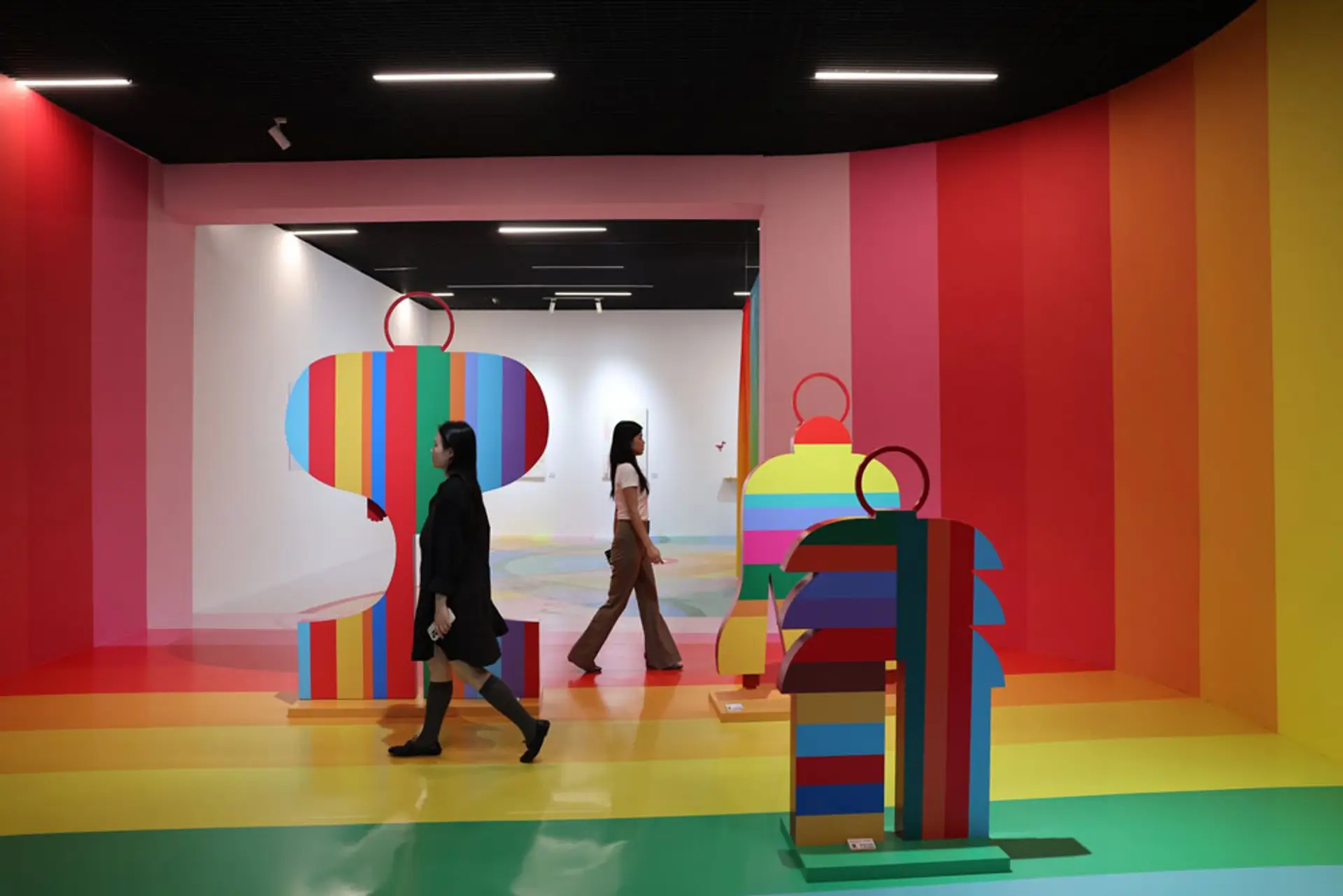 Live In Colors Exhibition - Image 5