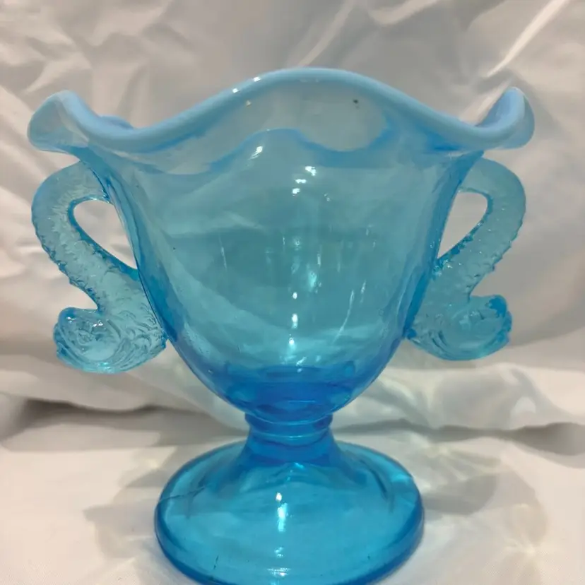 Fenton dolphin Opalescent Blue