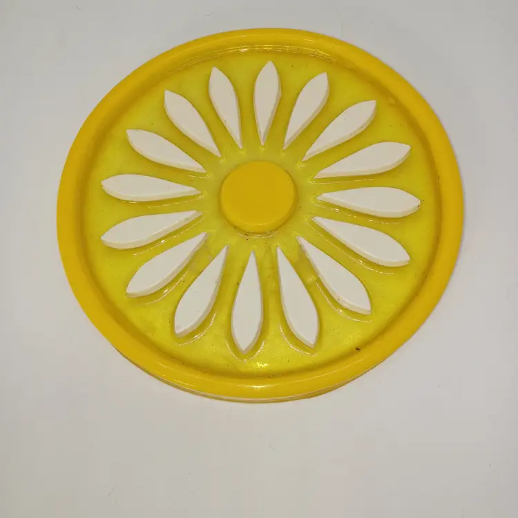 Vintage Crystal Craft Resin Yellow and White Daisy Trivet RETRO circa 1960s