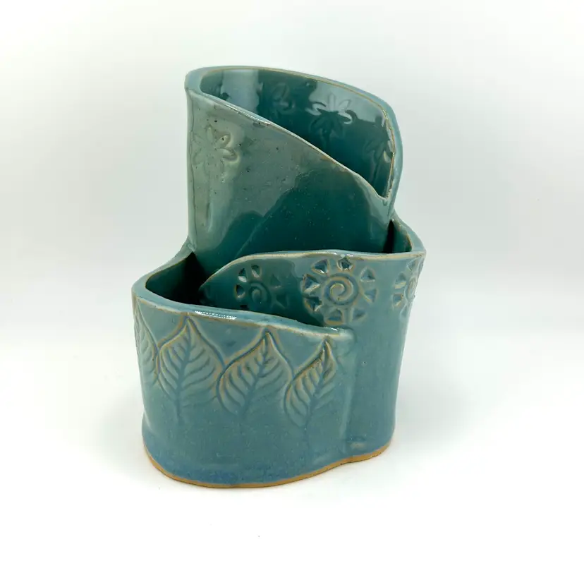 Pottery Planter Signed Lundy 4"x 4.5"x 4.75"