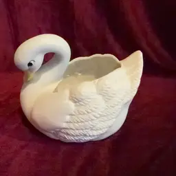 Adorable vintage Homco porcelain white bisque swan planter, Could be used as a planter, vase, or trinket dish.