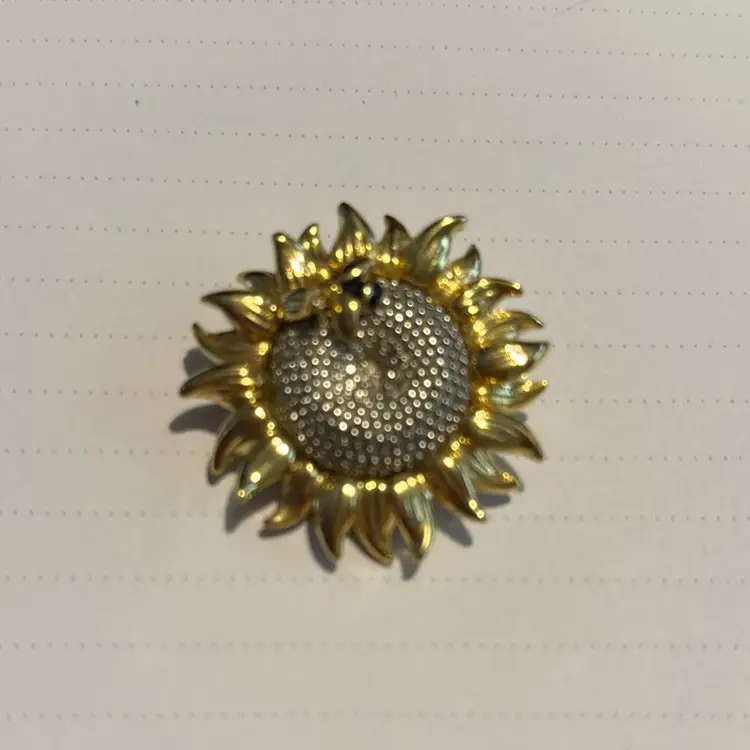 Liz Claiborne Sunflower And Bee Pin Goldtone And Silvertone