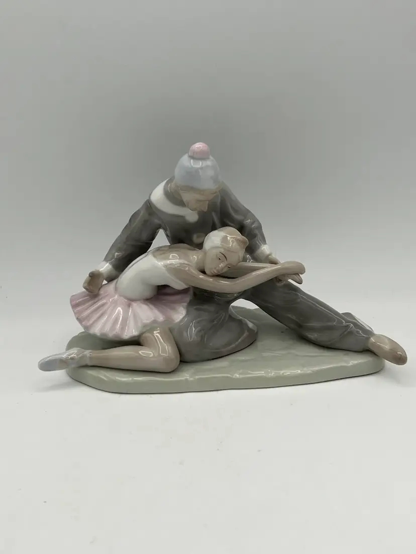 Porcelain Ballerina And Harlequin Loving Couple Figurine Lladró Style