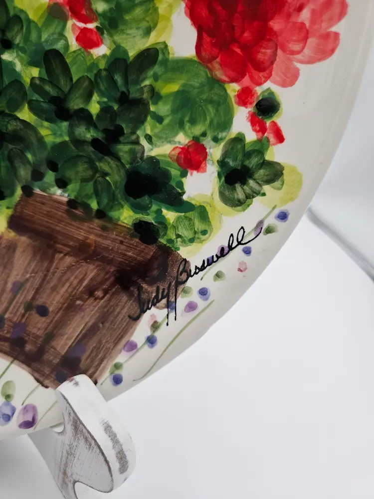 #TR28 Judy Buswell Red Geraniums 10 Inch Plate 2001