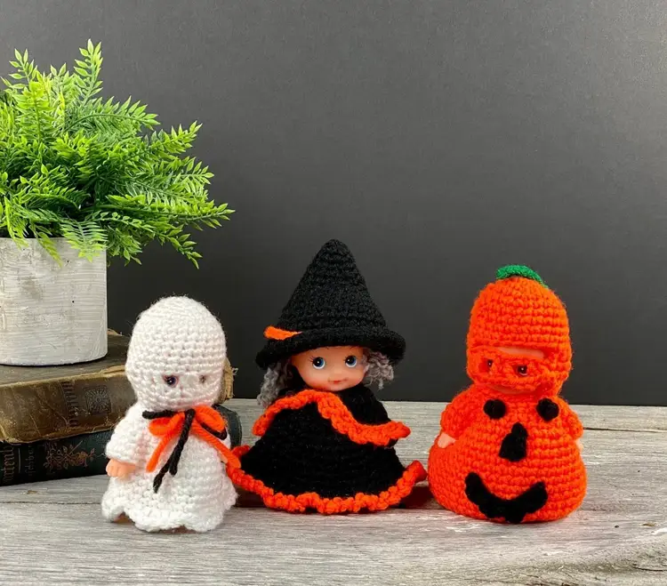 3 Halloween Dolls FCM 1993 Hand Crocheted Costumes 2 Doilies Grandmacore!