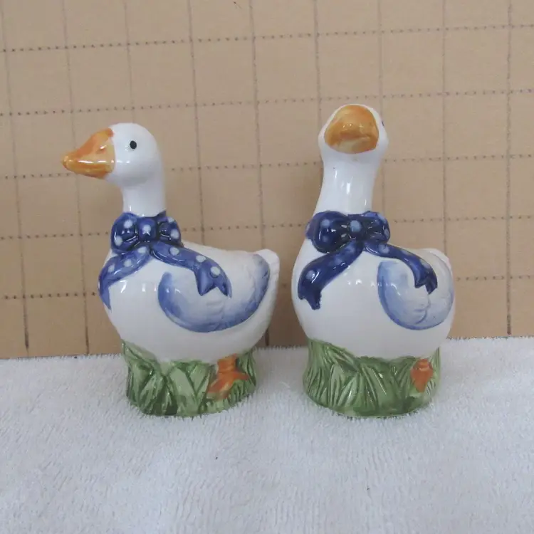 Geese with Scarves Salt & Pepper Shaker Set