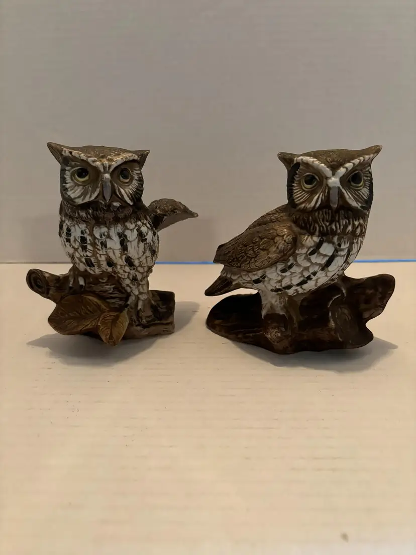 Vintage MCM Pair of Porcelain Snowy Owls on Log Homco Brand 5 inches Tall