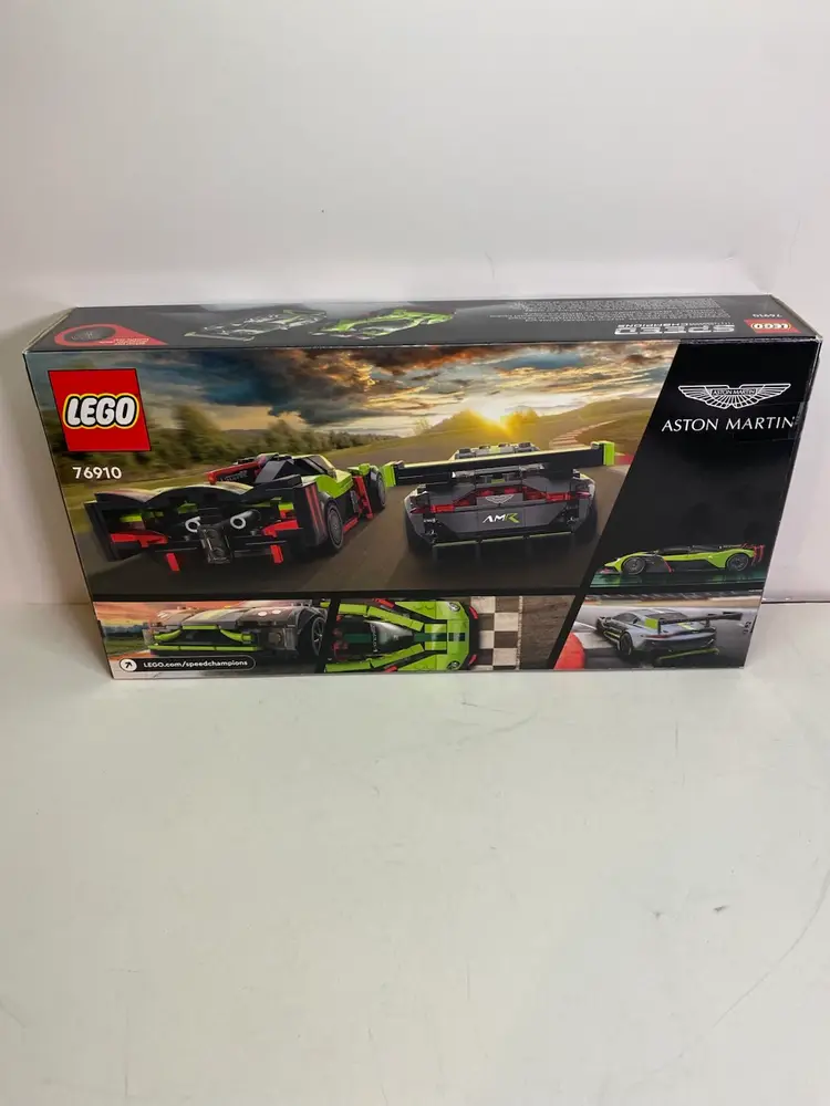Lego Speed Champions 76910 Aston Martin Valkyrie AMR Pro and Aston Martin Vantage GT3