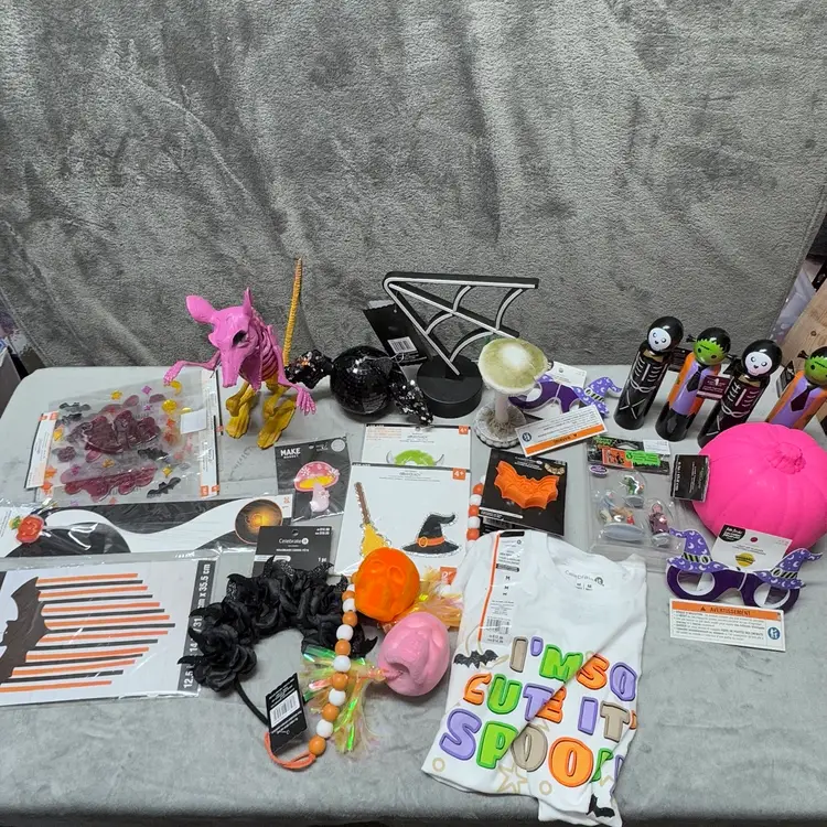 Halloween Craft And Decor Lot