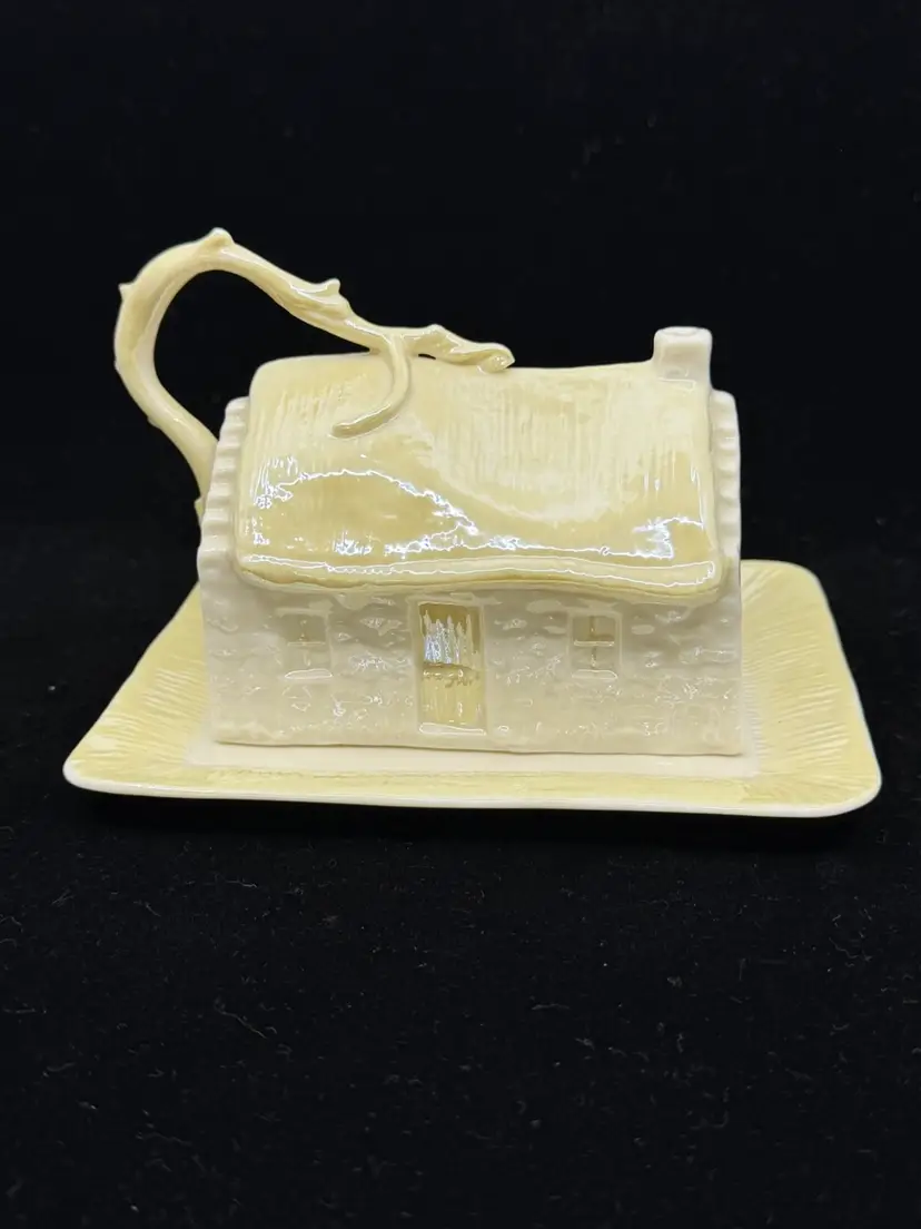 Vintage Belleek Cottage Shape Lidded Butter /Cheese 3rd Green Mark Branch Handle