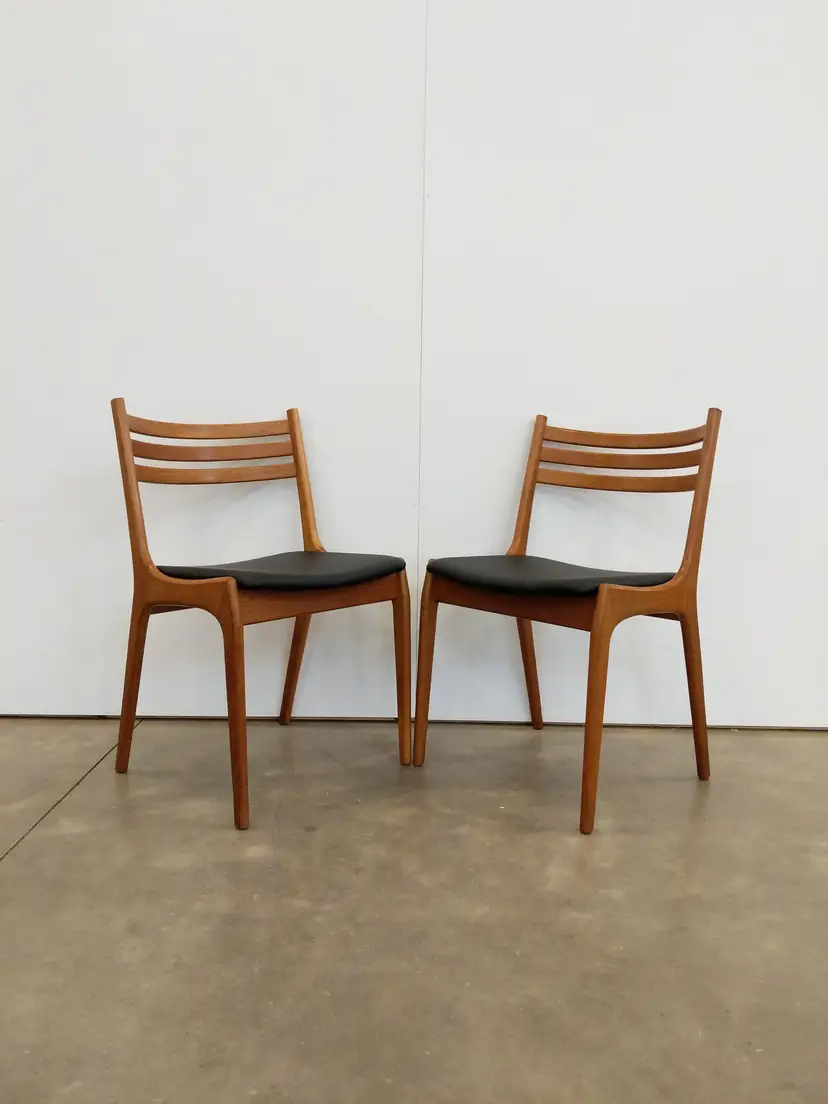 Pair of Vintage Danish Mid Century Modern Oak Dining Chairs by Korup