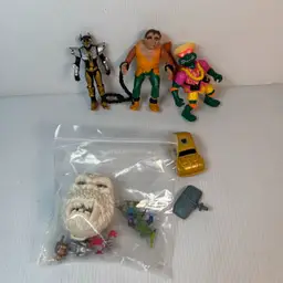 Vintage Figures Lot Ghostbusters, Mighty Max, Fistful Of Aliens & More