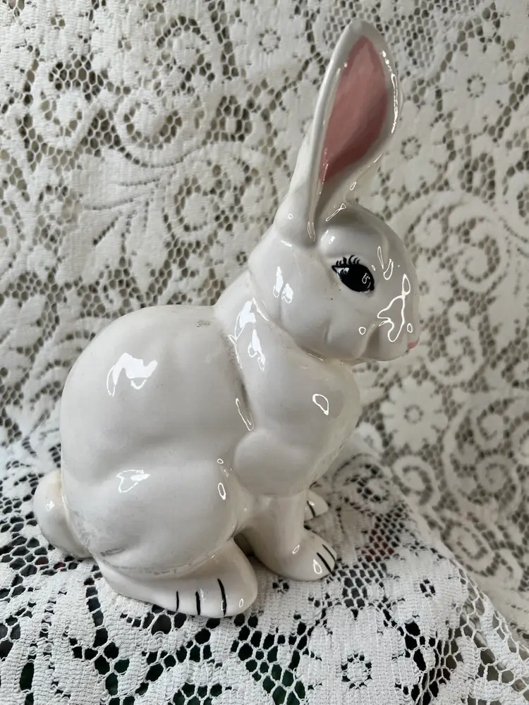 #01 105 White Ceramic Bunny Rabbit 7.75" X 6.5 By 4 Inches Inches Crazed Small Chip On One Ear